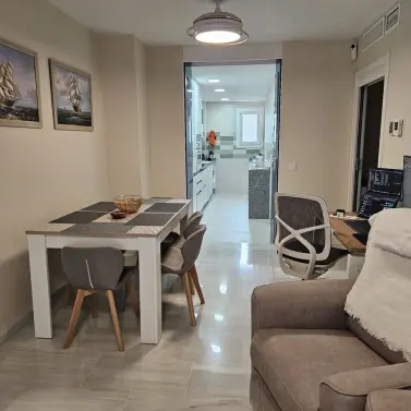 Sale of middle floor apartment in Fuengirola