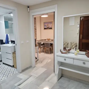 Sale of middle floor apartment in Fuengirola