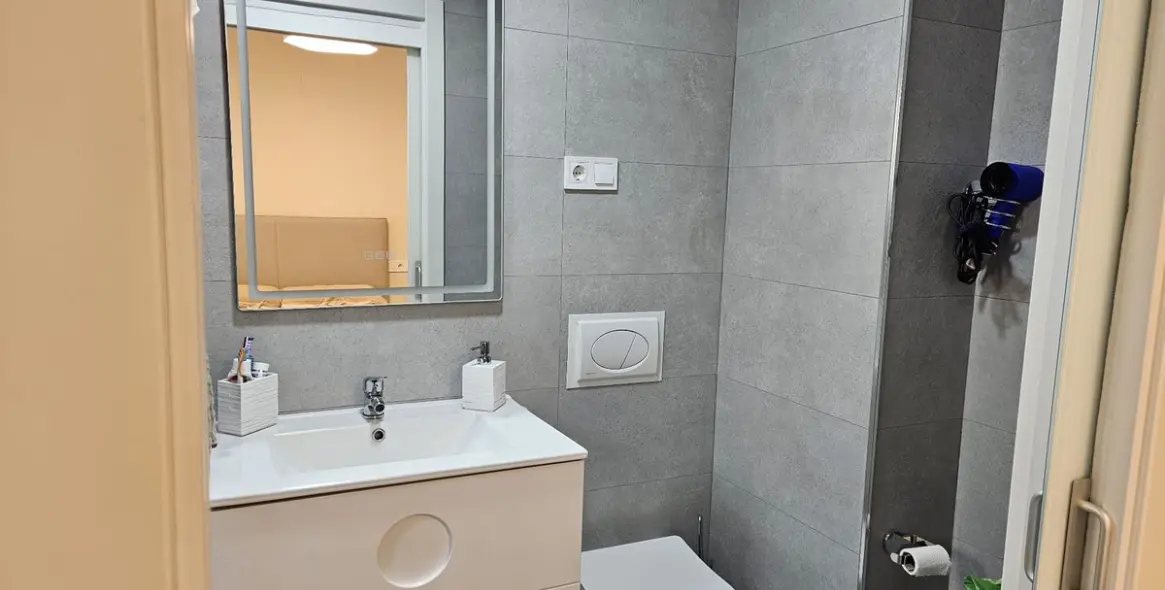 Sale of middle floor apartment in Fuengirola 15