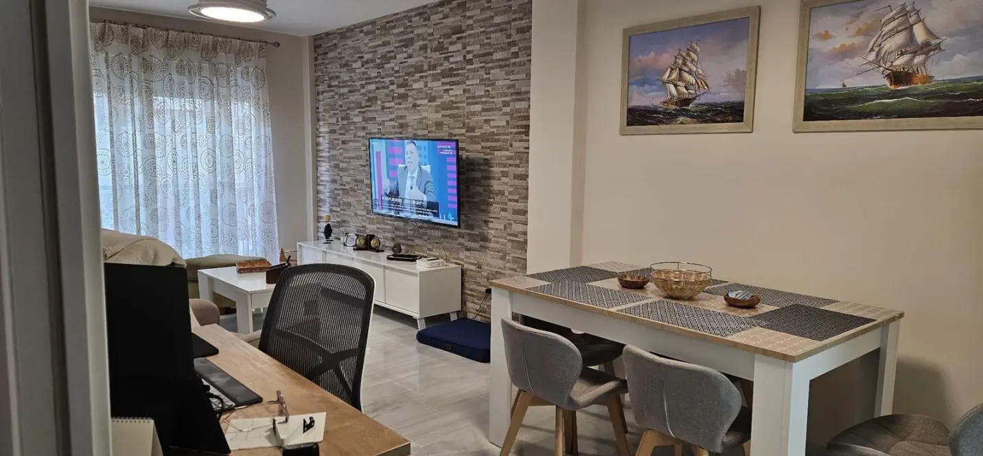 Venta de apartamento en planta media en Fuengirola 2