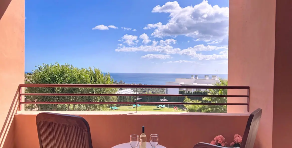 Sale of middle floor apartment in Manilva 20