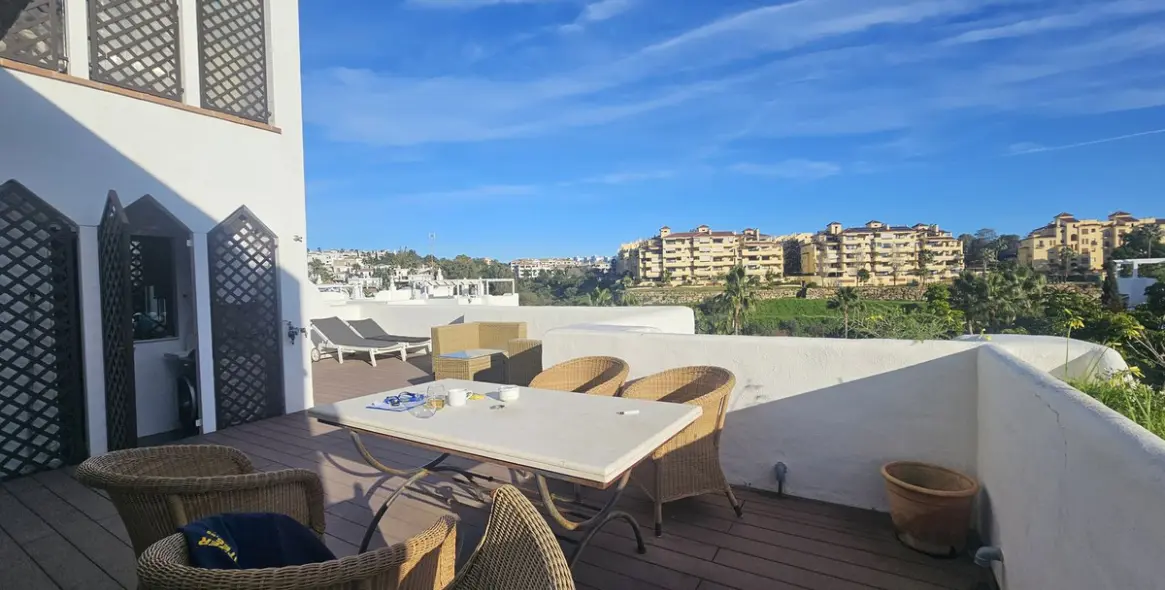 Venta de ático en Selwo 8