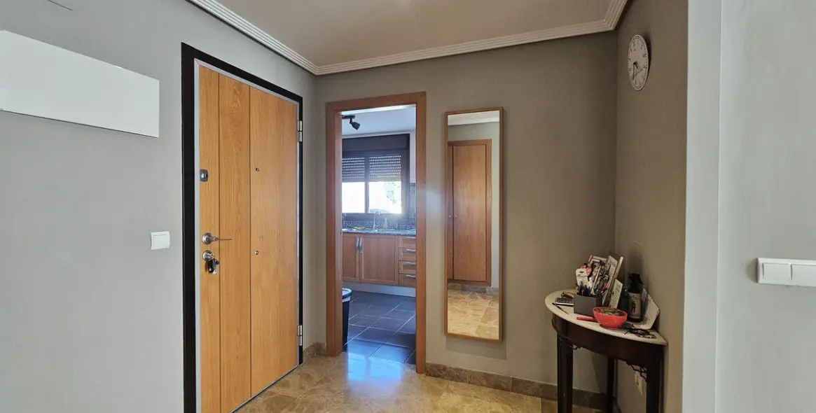 Venta de ático en Selwo 12