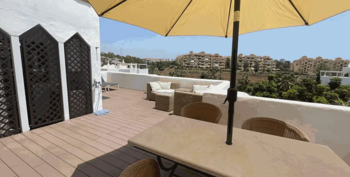 Sale of penthouse in Selwo 31