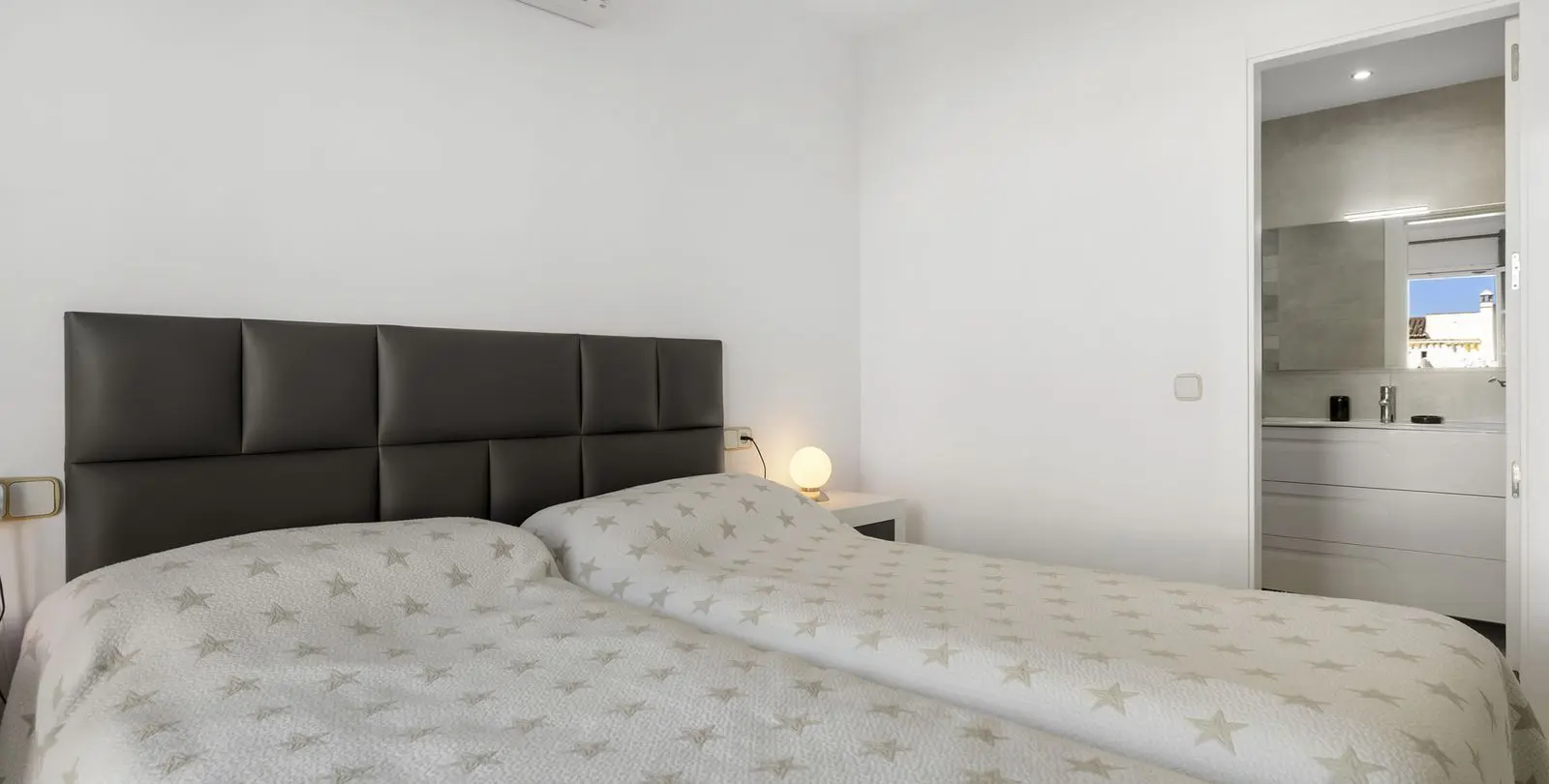 Venta de adosado en Bel Air 22