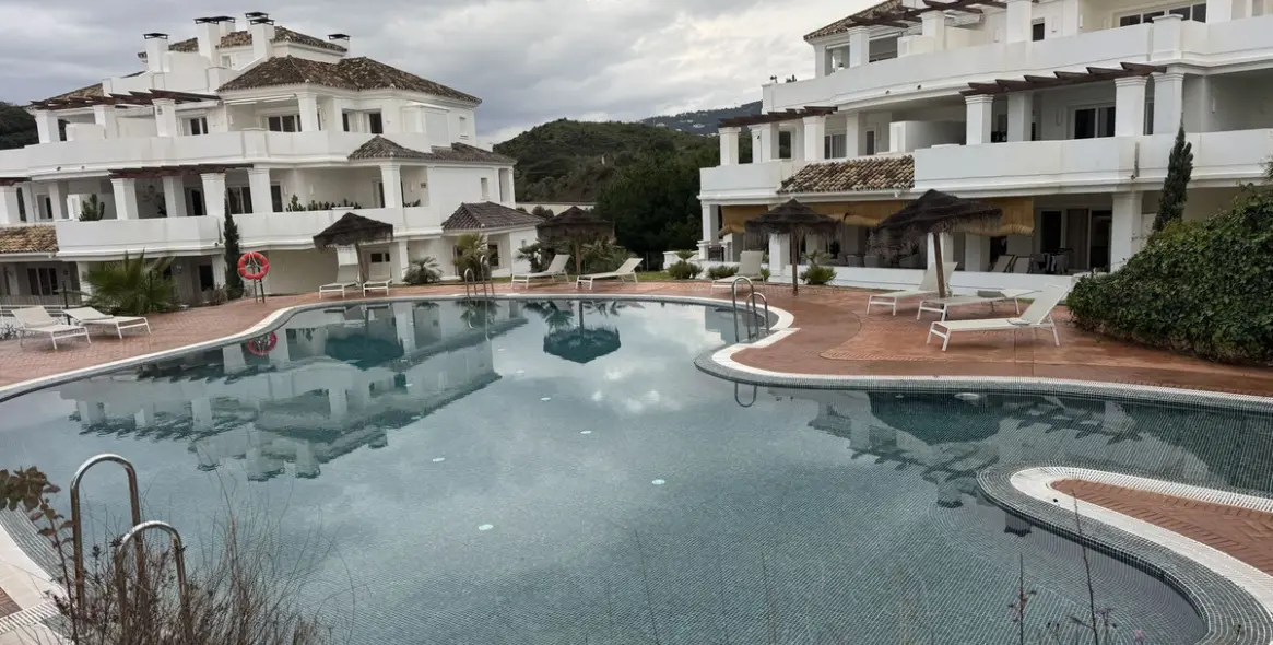 Sale of ground floor apartment in Aloha 3