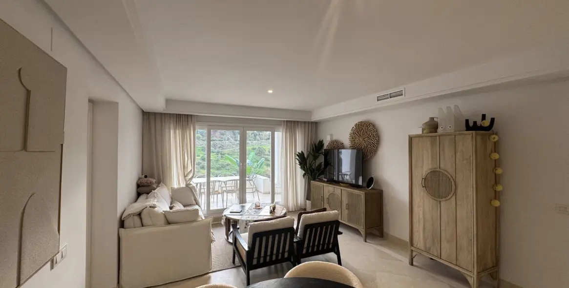 Sale of ground floor apartment in Aloha 6