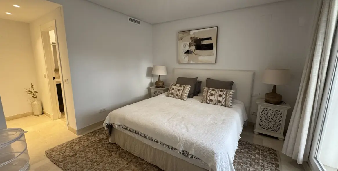 Sale of ground floor apartment in Aloha 8