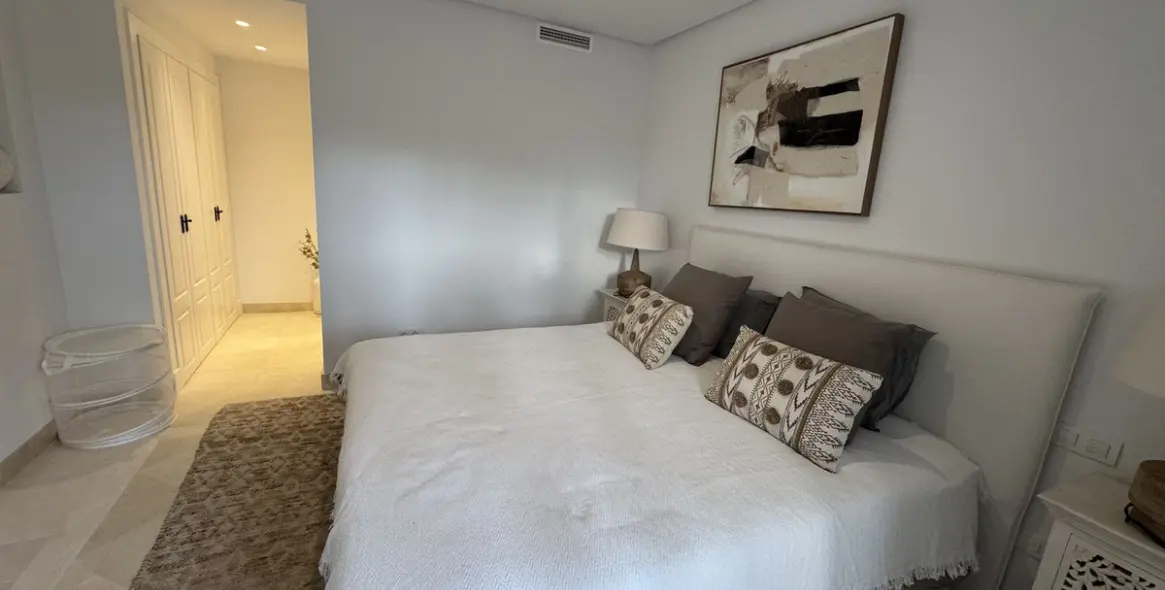 Sale of ground floor apartment in Aloha 9