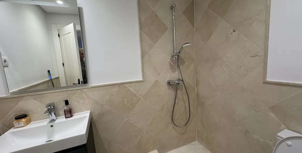 Sale of ground floor apartment in Aloha 17