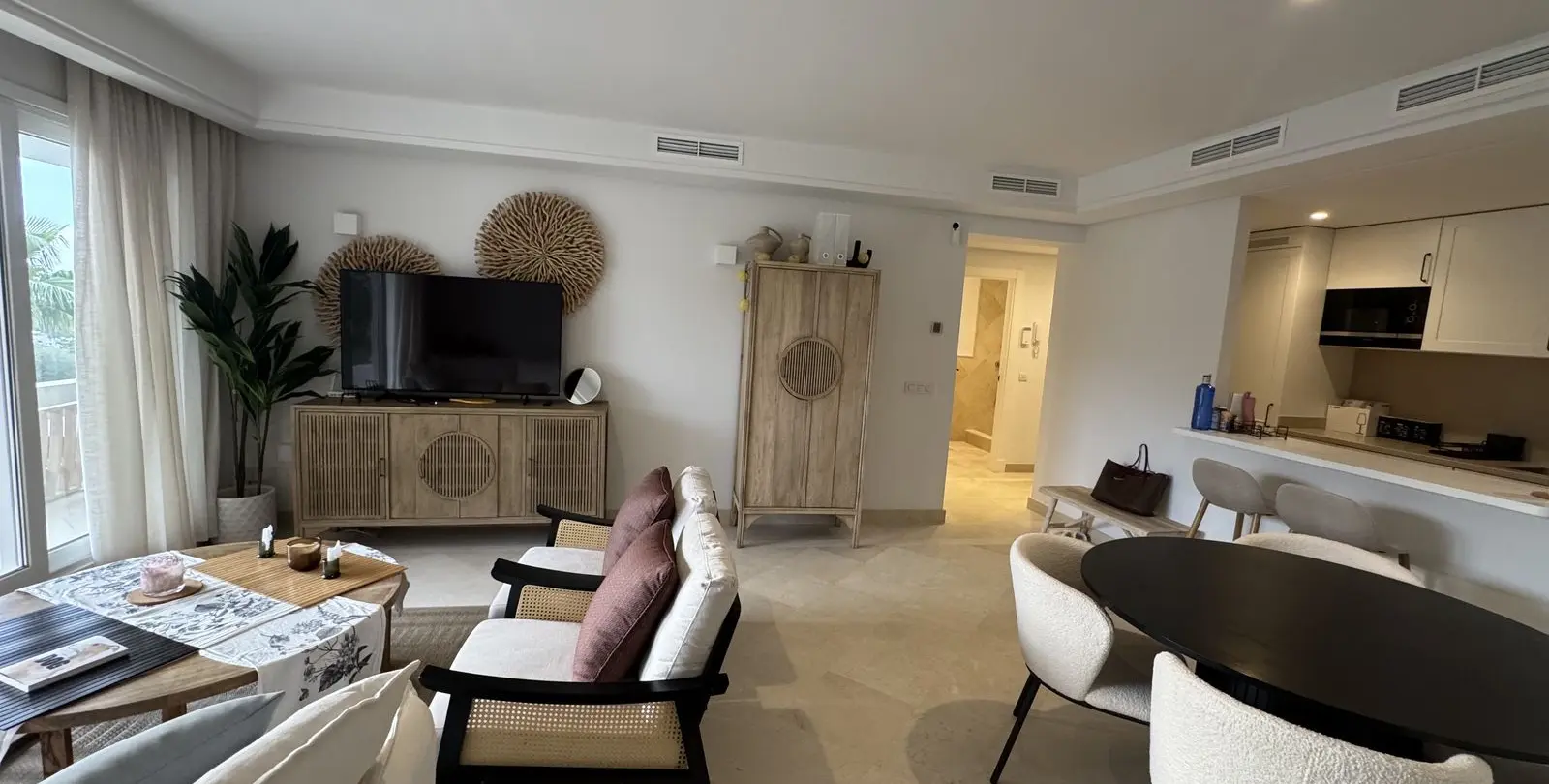 Venta de apartamento en planta baja en Aloha 2