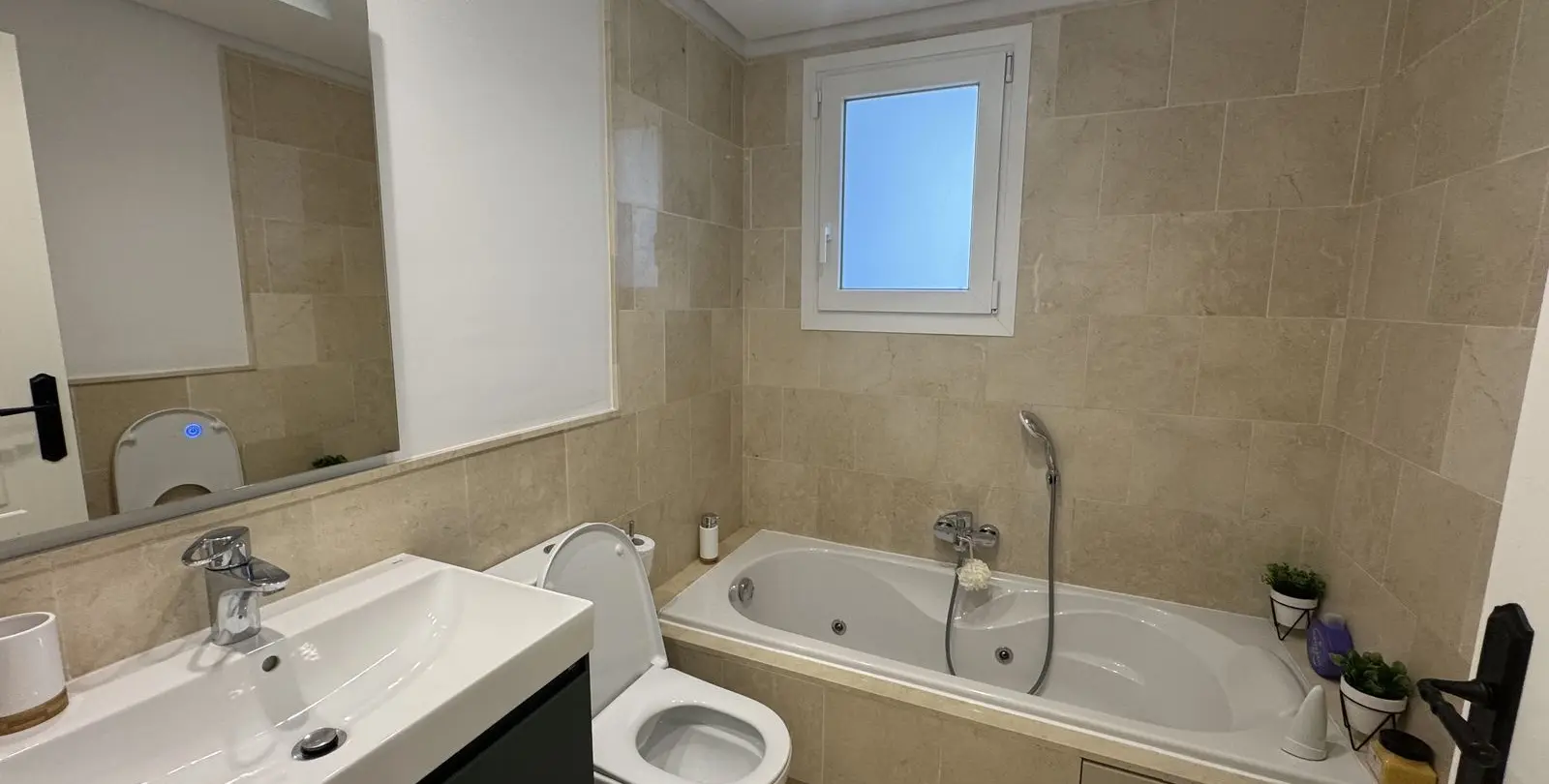 Venta de apartamento en planta baja en Aloha 14