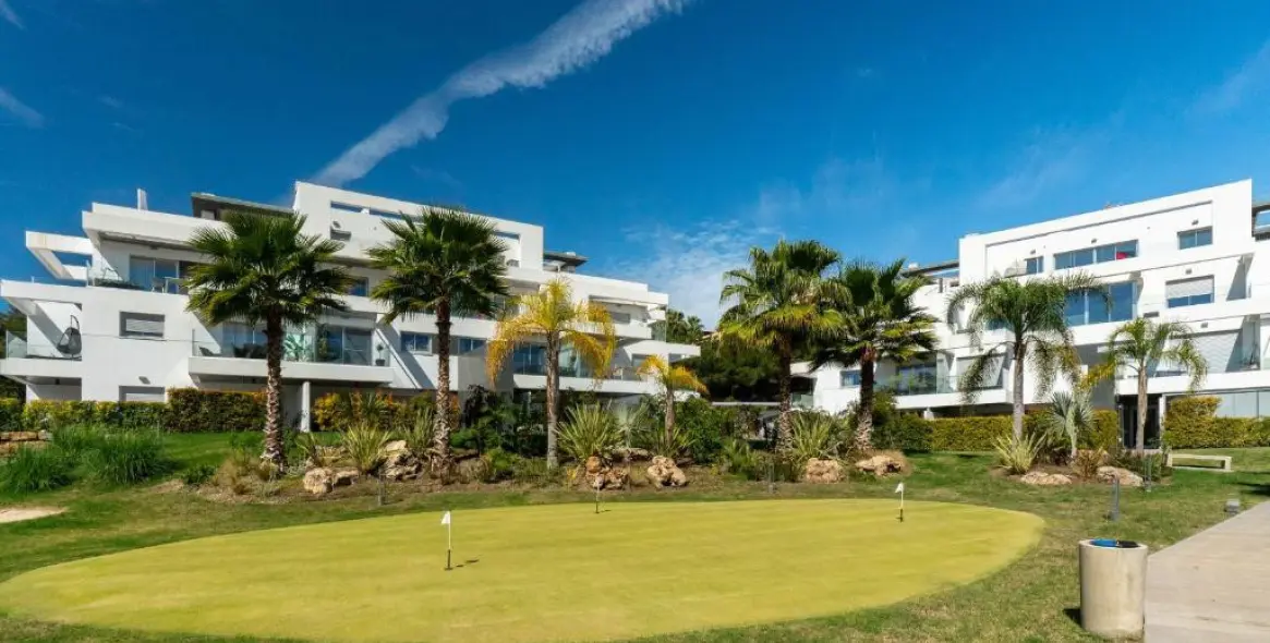 Продажа апартаментов на среднем этаже в Estepona 3