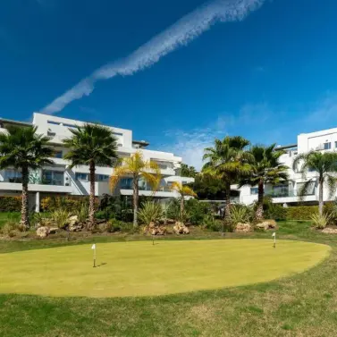 Продажа апартаментов на среднем этаже в Estepona