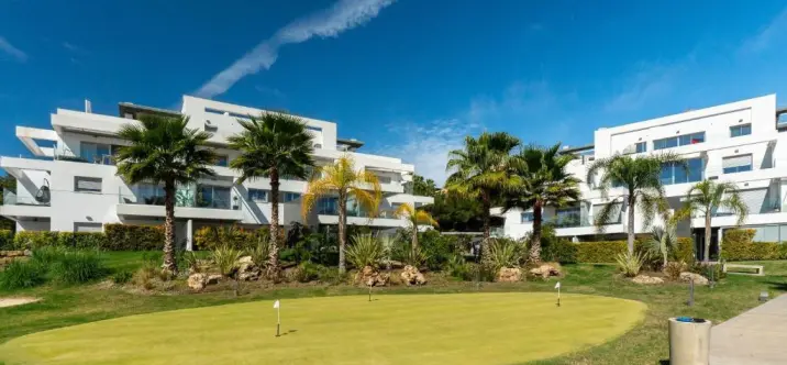 Продажа апартаментов на среднем этаже в Estepona 2