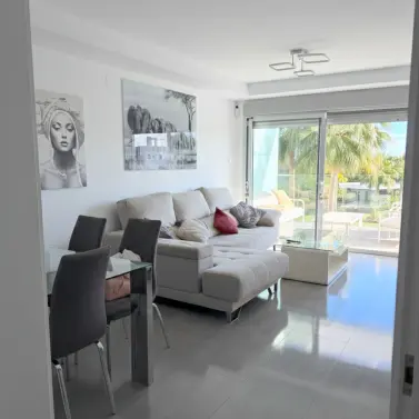 Продажа апартаментов на среднем этаже в Estepona