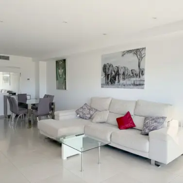 Продажа апартаментов на среднем этаже в Estepona