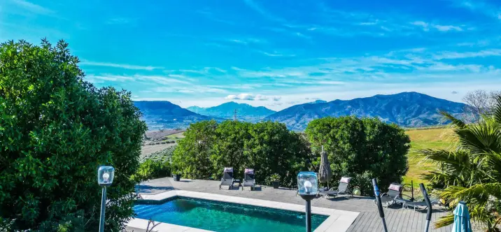 Sale of detached villa in Alora 0