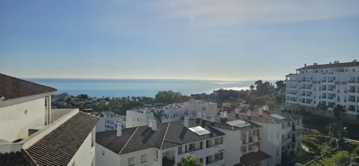 Sale of middle floor apartment in Miraflores 2