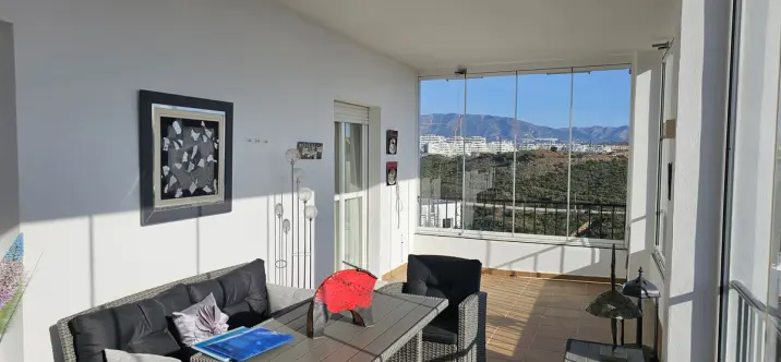 Sale of middle floor apartment in Miraflores 3
