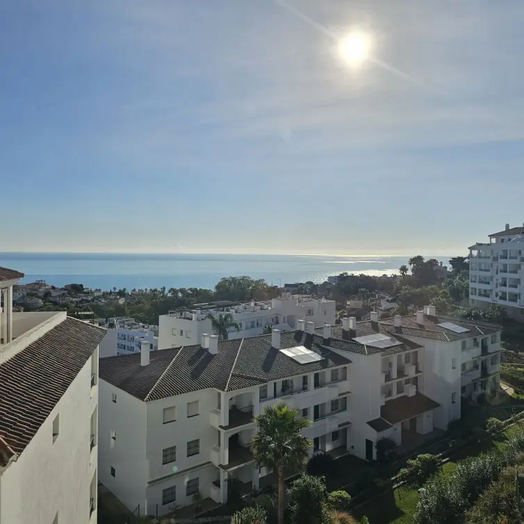 Продажа апартаментов на среднем этаже в Miraflores