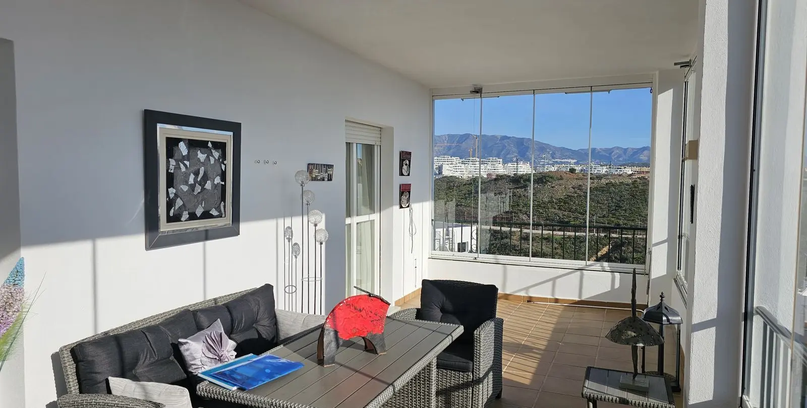 Venta de apartamento en planta media en Miraflores 4