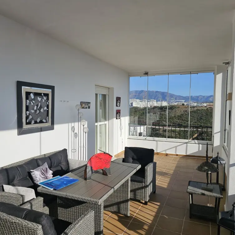 Продажа апартаментов на среднем этаже в Miraflores