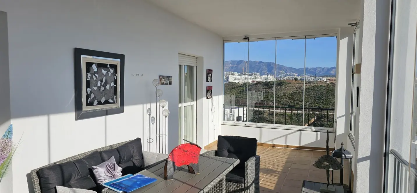 Продажа апартаментов на среднем этаже в Miraflores 3