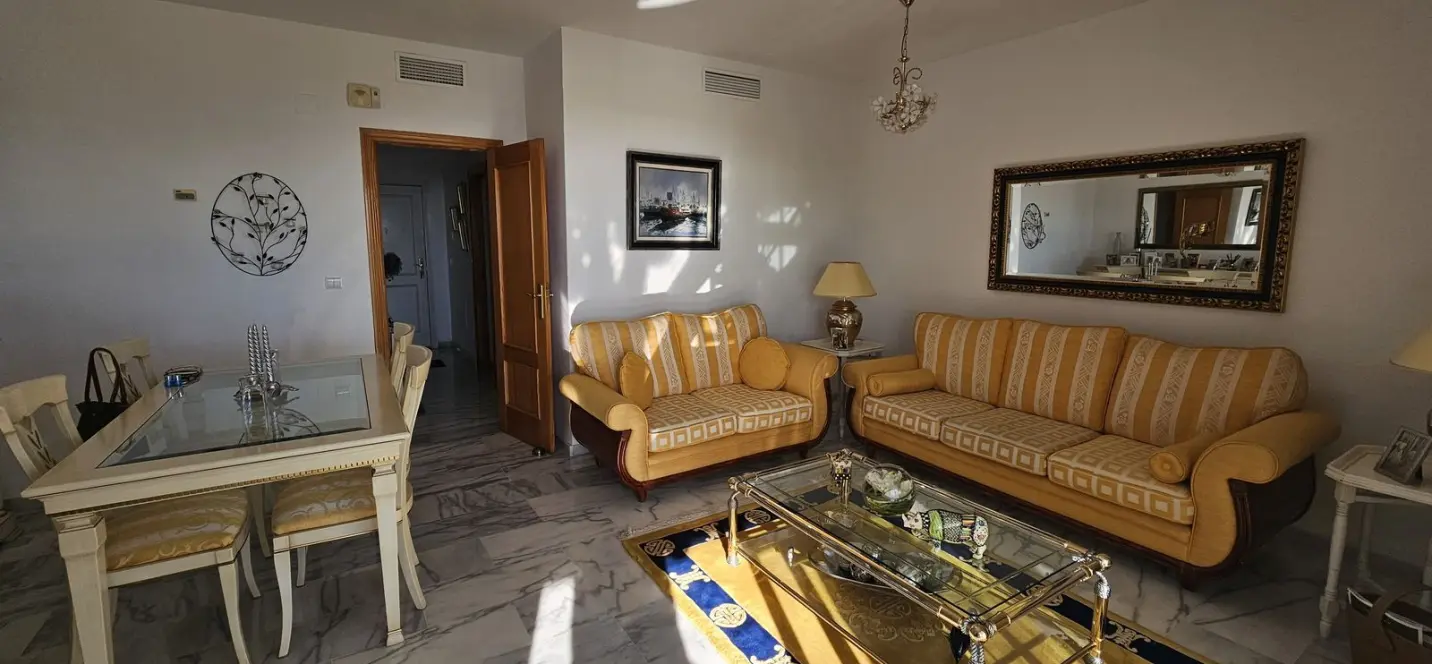 Продажа апартаментов на среднем этаже в Miraflores 4