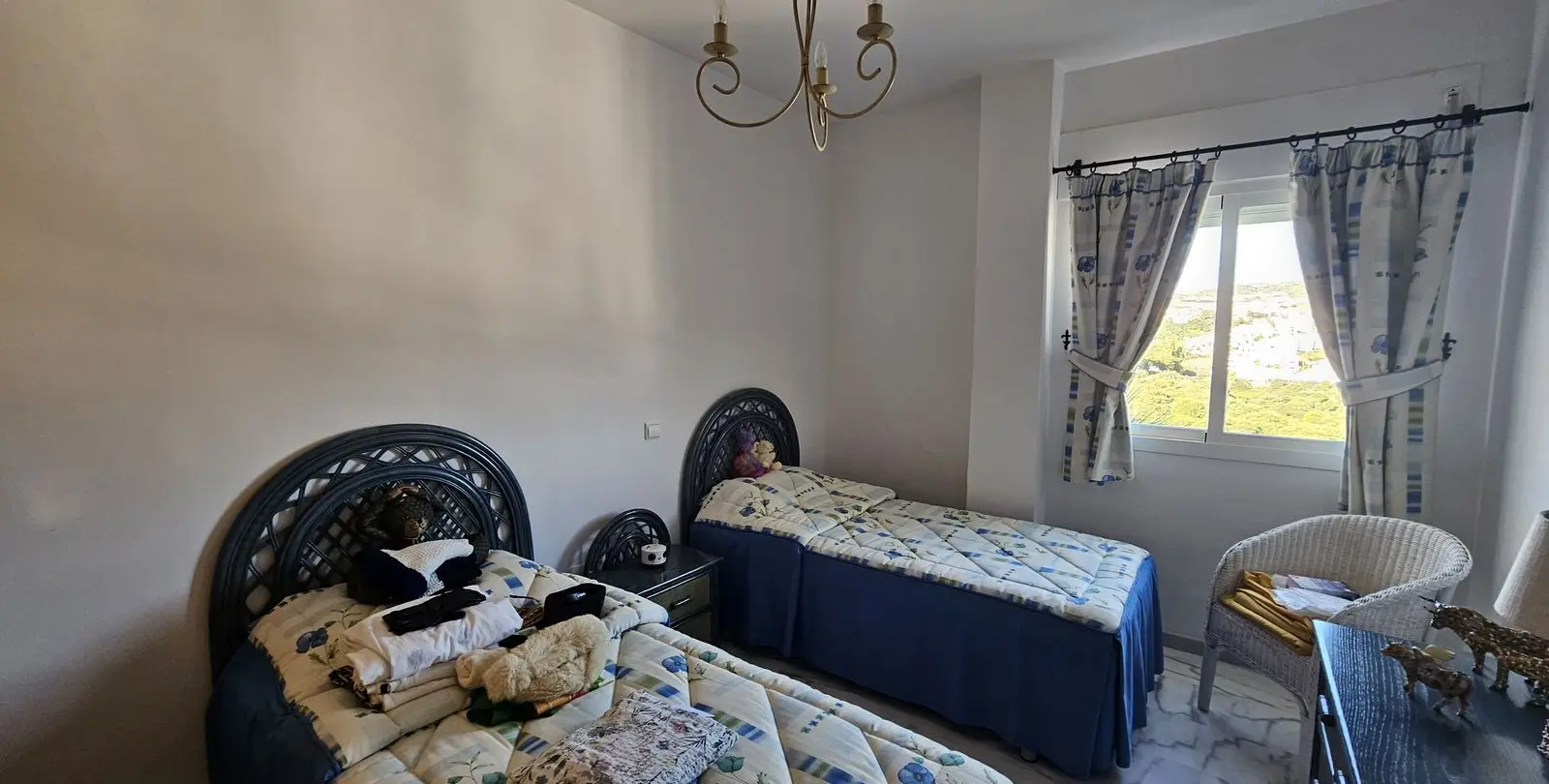 Venta de apartamento en planta media en Miraflores 8