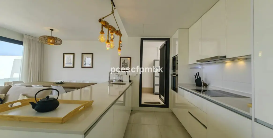 Продажа двухуровневого пентхауса в Estepona 2