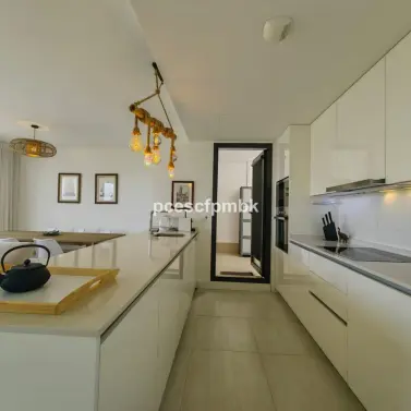 Продажа двухуровневого пентхауса в Estepona