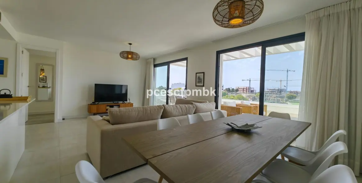 Продажа двухуровневого пентхауса в Estepona 12