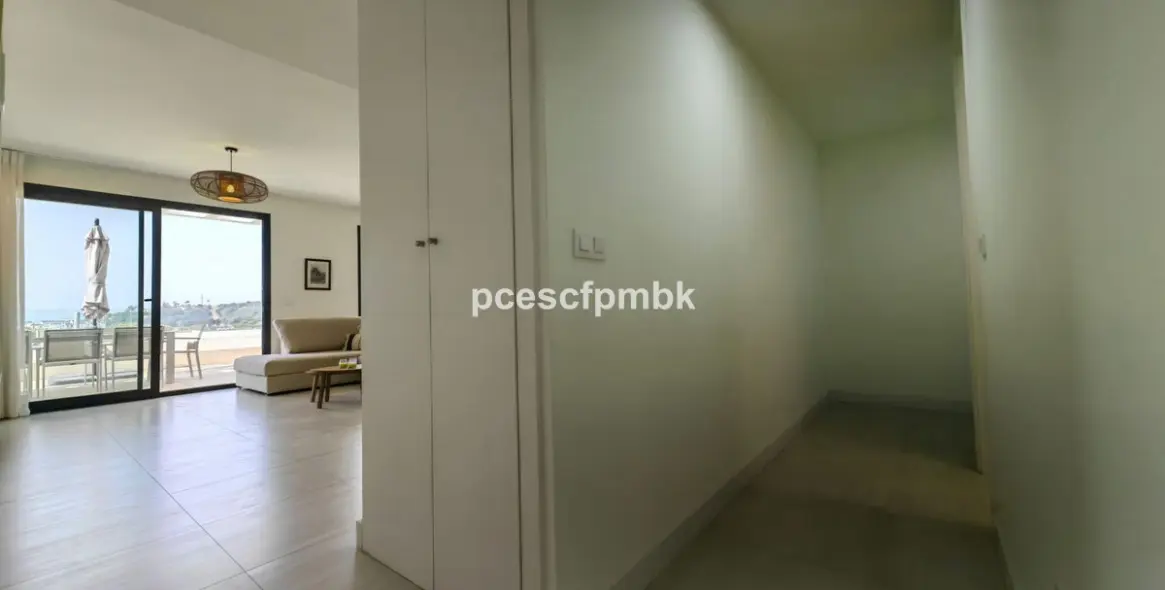 Продажа двухуровневого пентхауса в Estepona 16