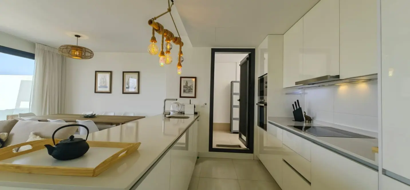 Venta de ático dúplex en Estepona 1