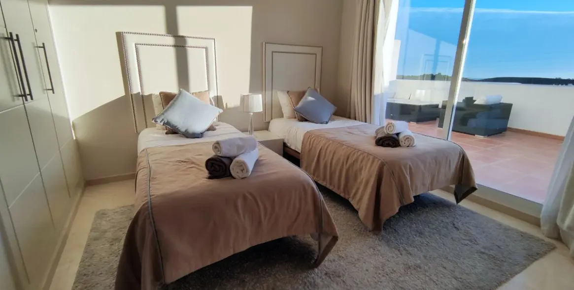 Продажа пентхауса в Estepona 12