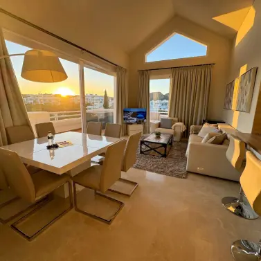 Sale of penthouse in Estepona