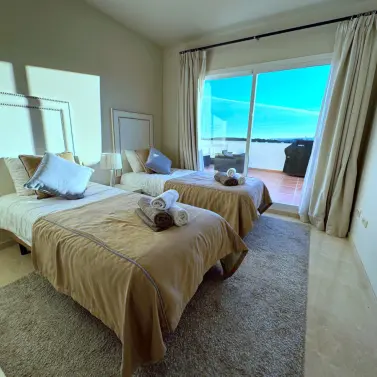 Sale of penthouse in Estepona