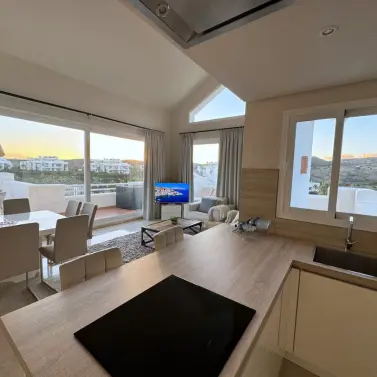 Sale of penthouse in Estepona