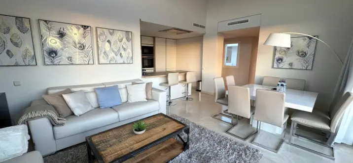 Sale of penthouse in Estepona 4