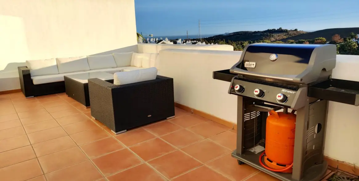 Sale of penthouse in Estepona 10