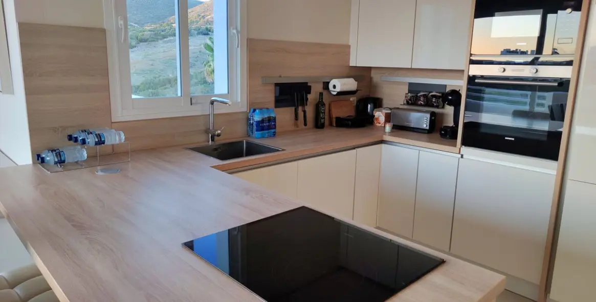 Sale of penthouse in Estepona 14