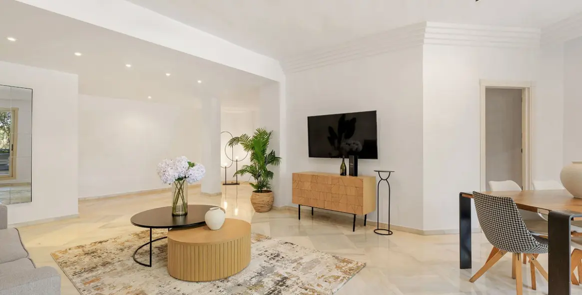 Продажа апартаментов на среднем этаже в Nueva Andalucía 2