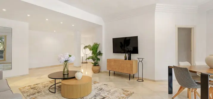 Sale of middle floor apartment in Nueva Andalucía 1