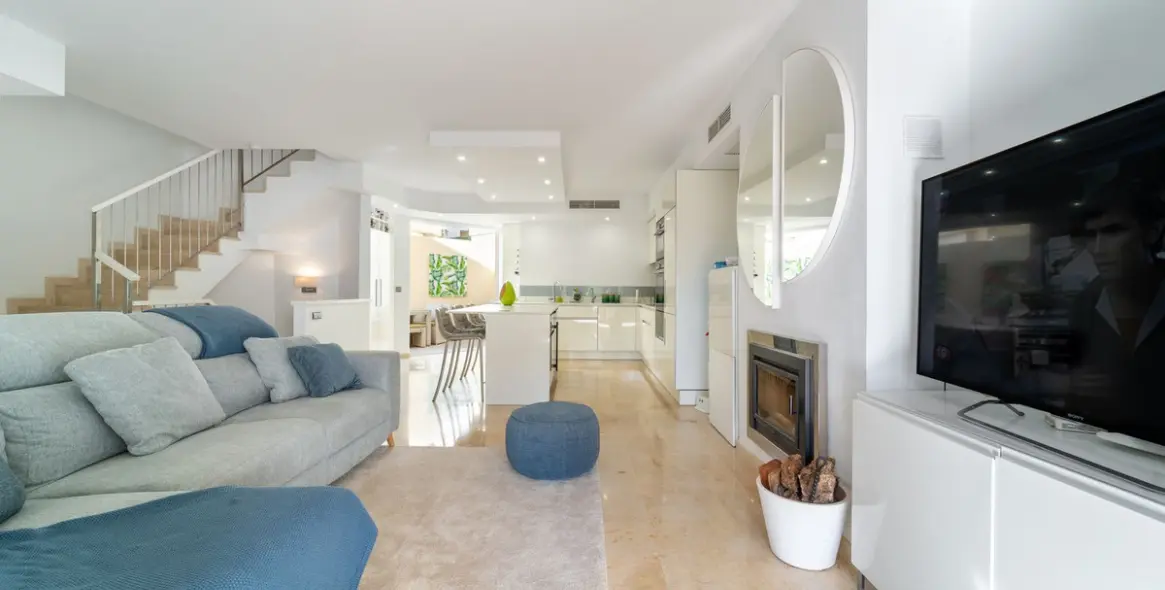 Sale of semi-detached house in Costabella 3