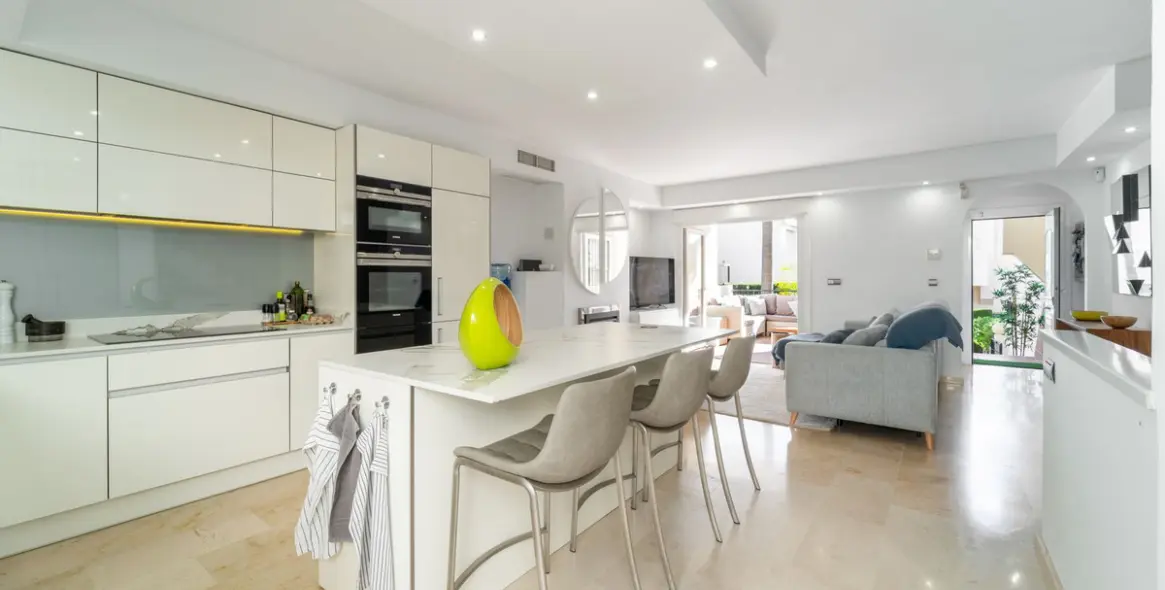 Sale of semi-detached house in Costabella 5