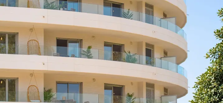 Sale of middle floor apartment in La Campana 0