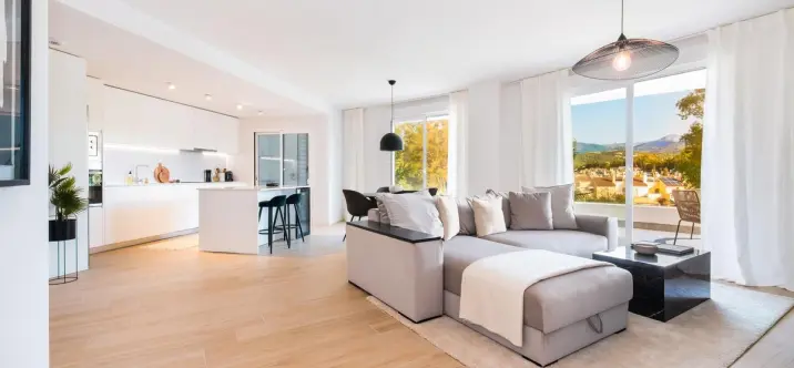 Sale of middle floor apartment in La Campana 2