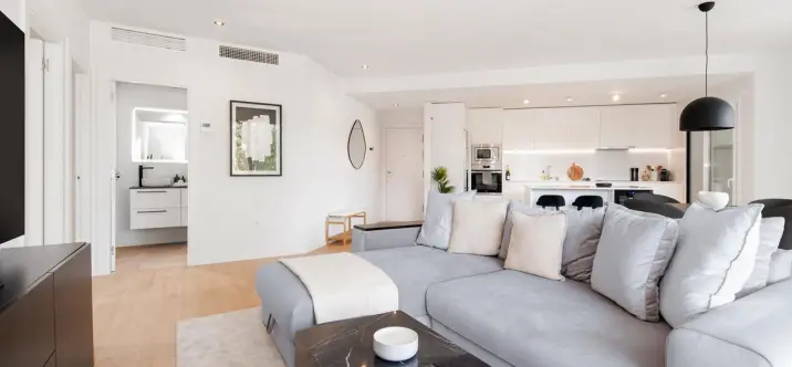 Sale of middle floor apartment in La Campana 3