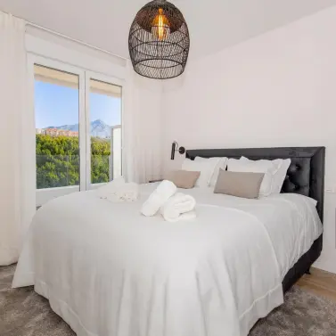 Sale of middle floor apartment in La Campana